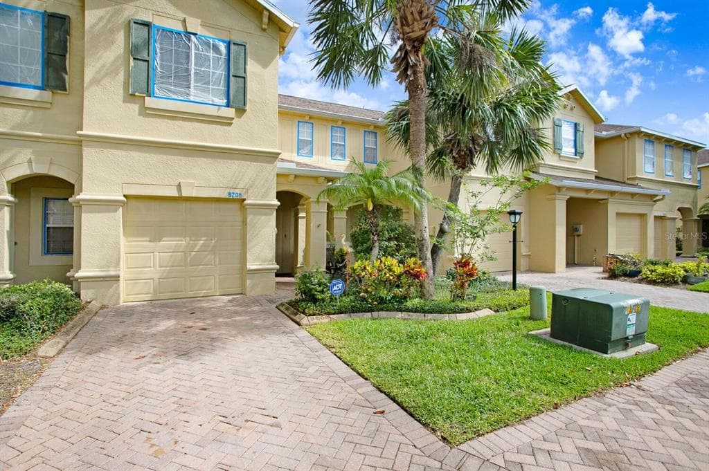 9208 RIVER ROCK LANE RIVERVIEW, FL 33578