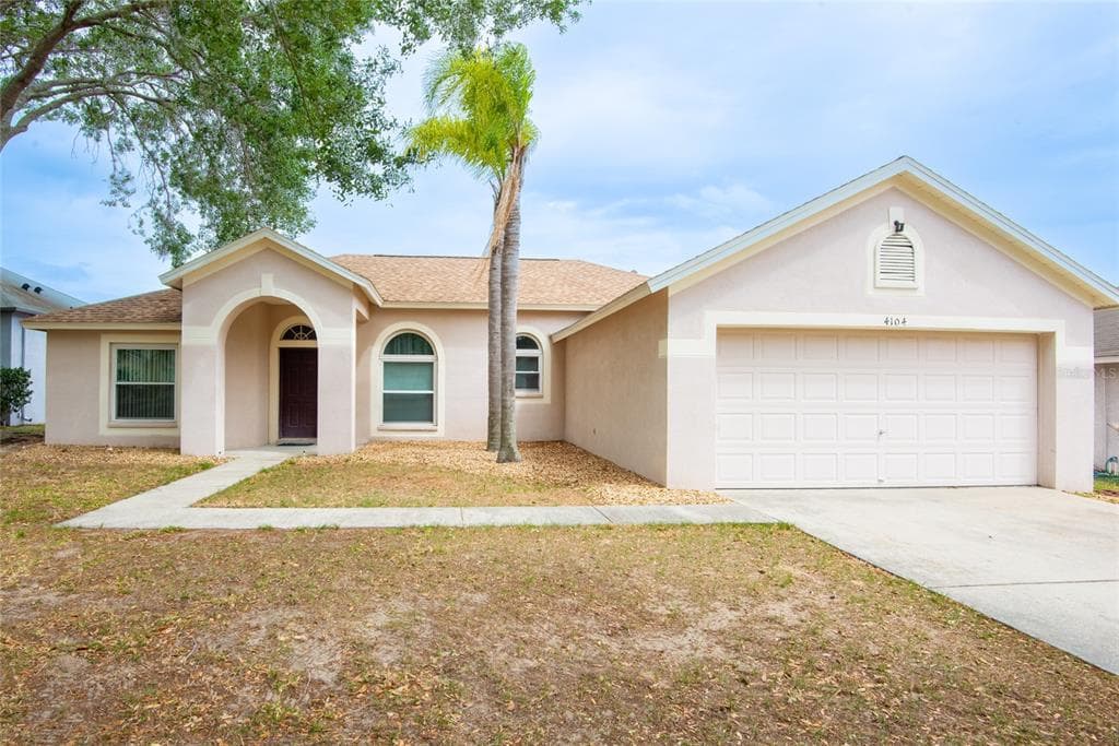 4104 AMBER RIDGE LANE VALRICO, FL 33594