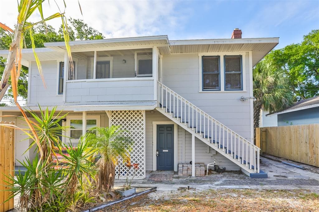 228 9TH AVENUE N UNIT B ST PETERSBURG, FL 33701