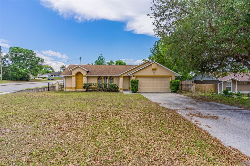 591 N FIRWOOD DRIVE DELTONA, FL 32725