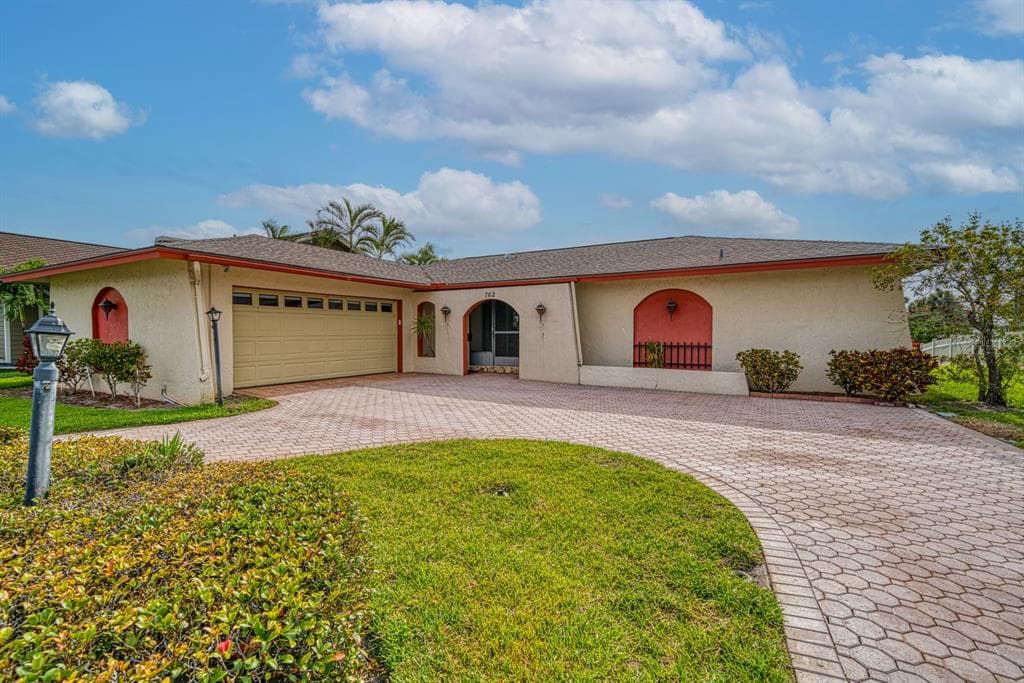 762 SNUG ISLAND CLEARWATER, FL 33767