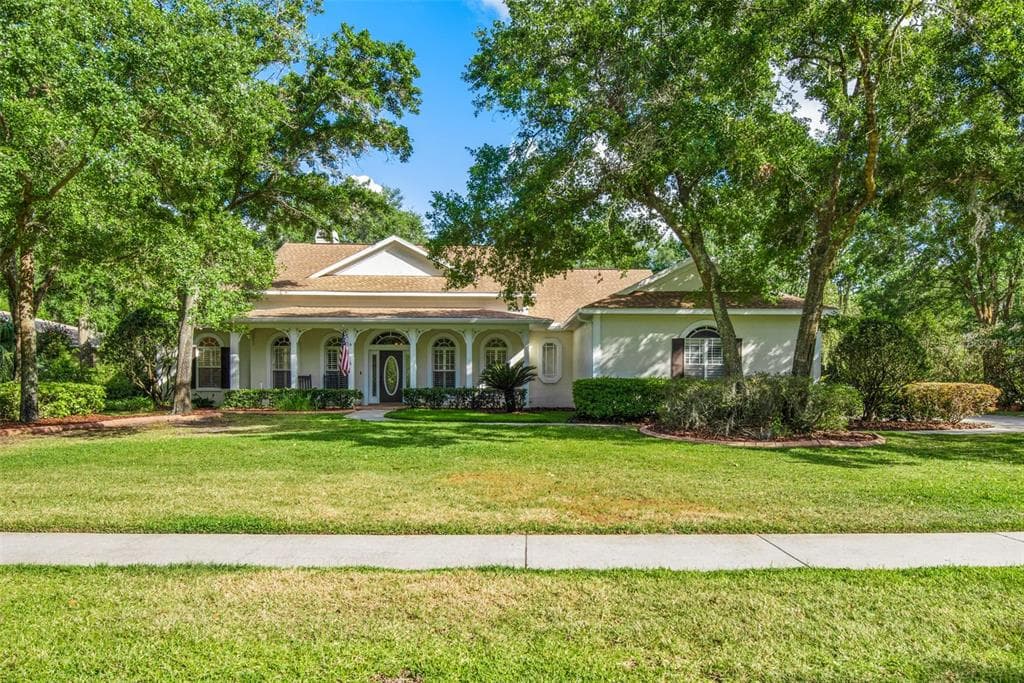 5927 FLATWOODS MANOR CIRCLE LITHIA, FL 33547