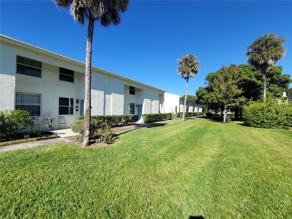 4523 LA CARMEN COURT TAMPA, FL 33611