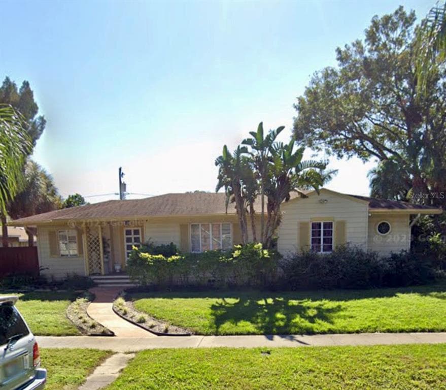 2640 DARTMOUTH AVENUE N ST PETERSBURG, FL 33713