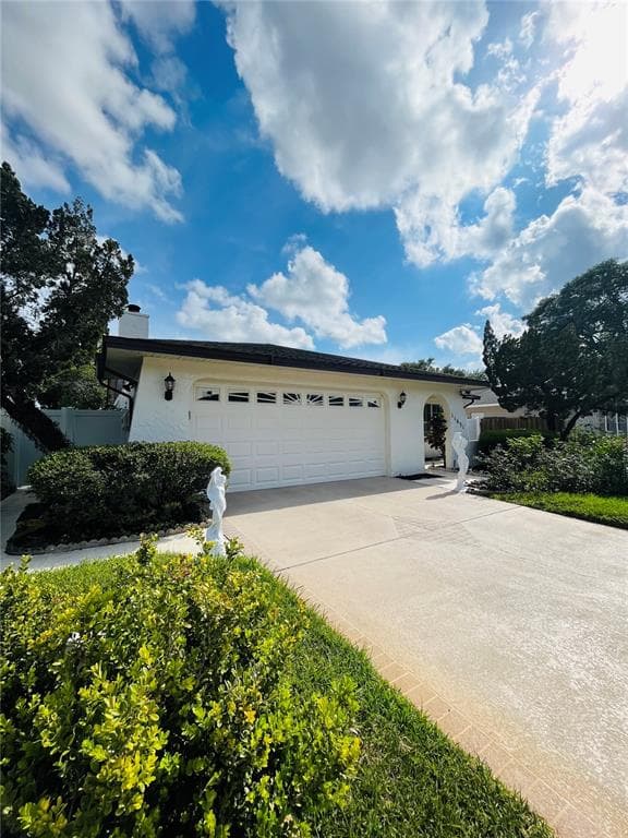 11631 COUNTRY RUN ROAD TAMPA, FL 33624