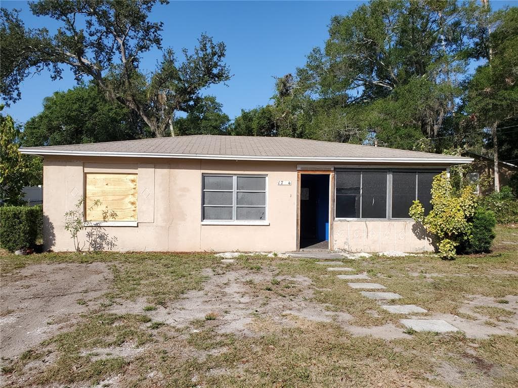 1724 HARBOR DRIVE CLEARWATER, FL 33755