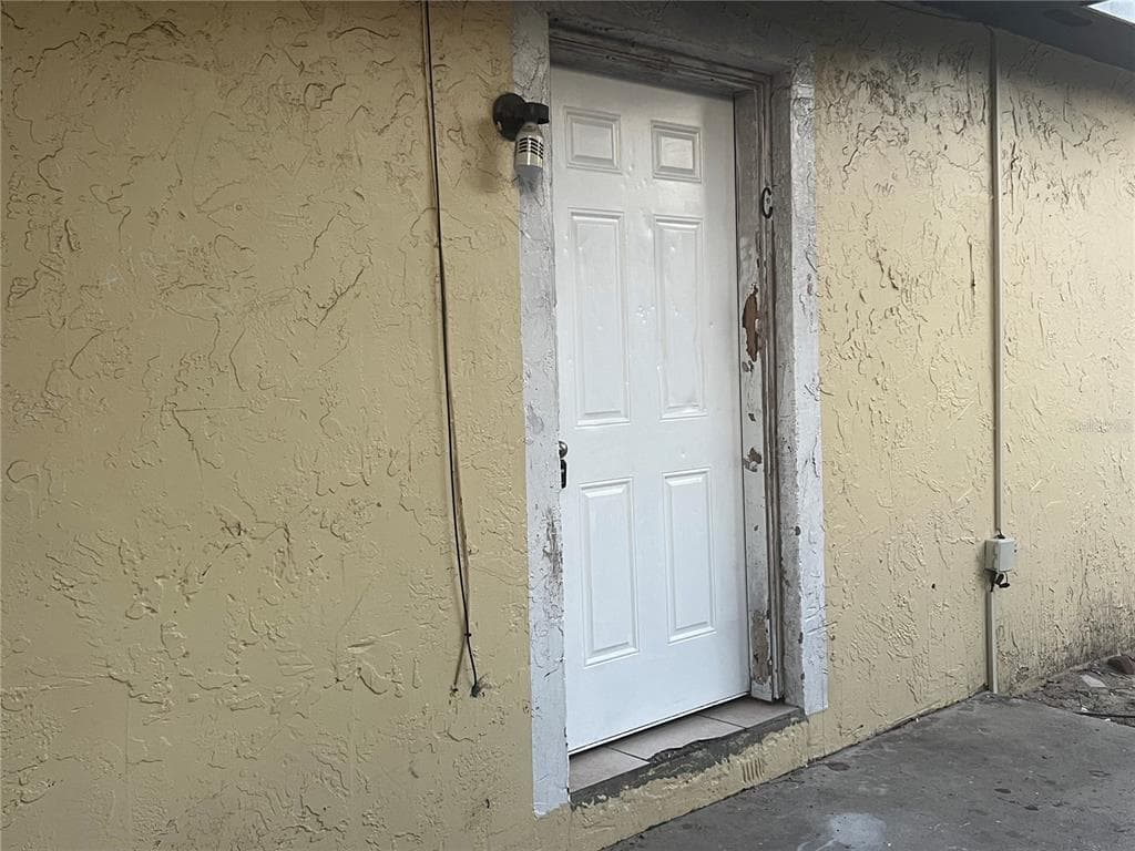 9411 GOLDENROD ROAD UNIT c THONOTOSASSA, FL 33592