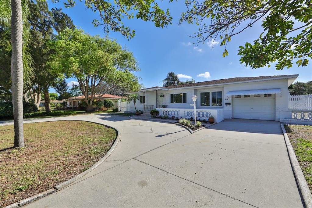 2725 44TH STREET N ST PETERSBURG, FL 33713