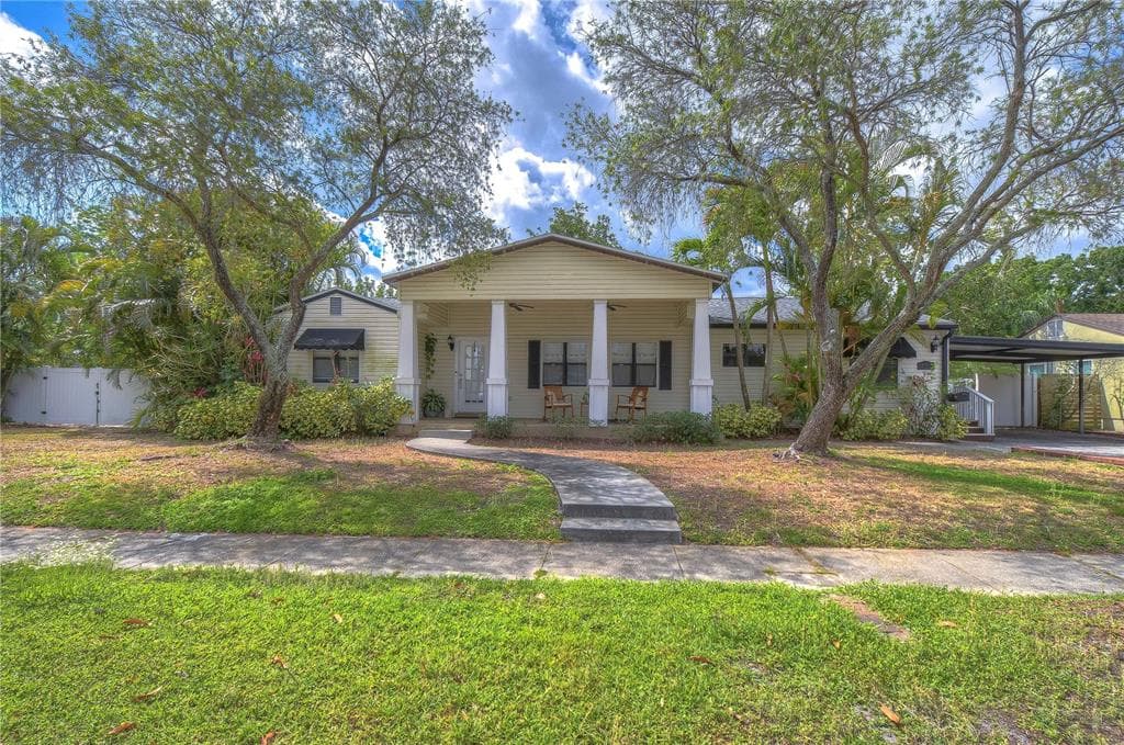 124 84TH AVENUE N ST PETERSBURG, FL 33702