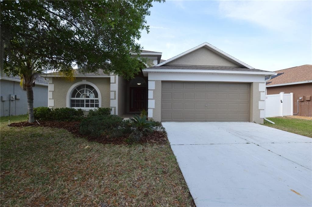 31248 BACLAN DRIVE WESLEY CHAPEL, FL 33545