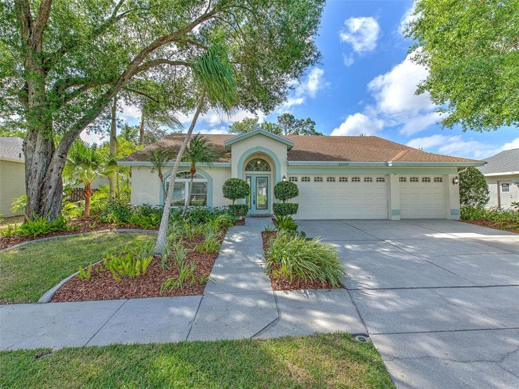 22738 MAGNOLIA TRACE BOULEVARD LUTZ, FL 33549