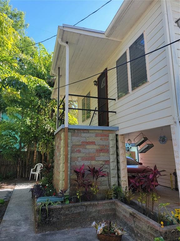 608 12TH AVENUE N UNIT Back Upper ST PETERSBURG, FL 33701