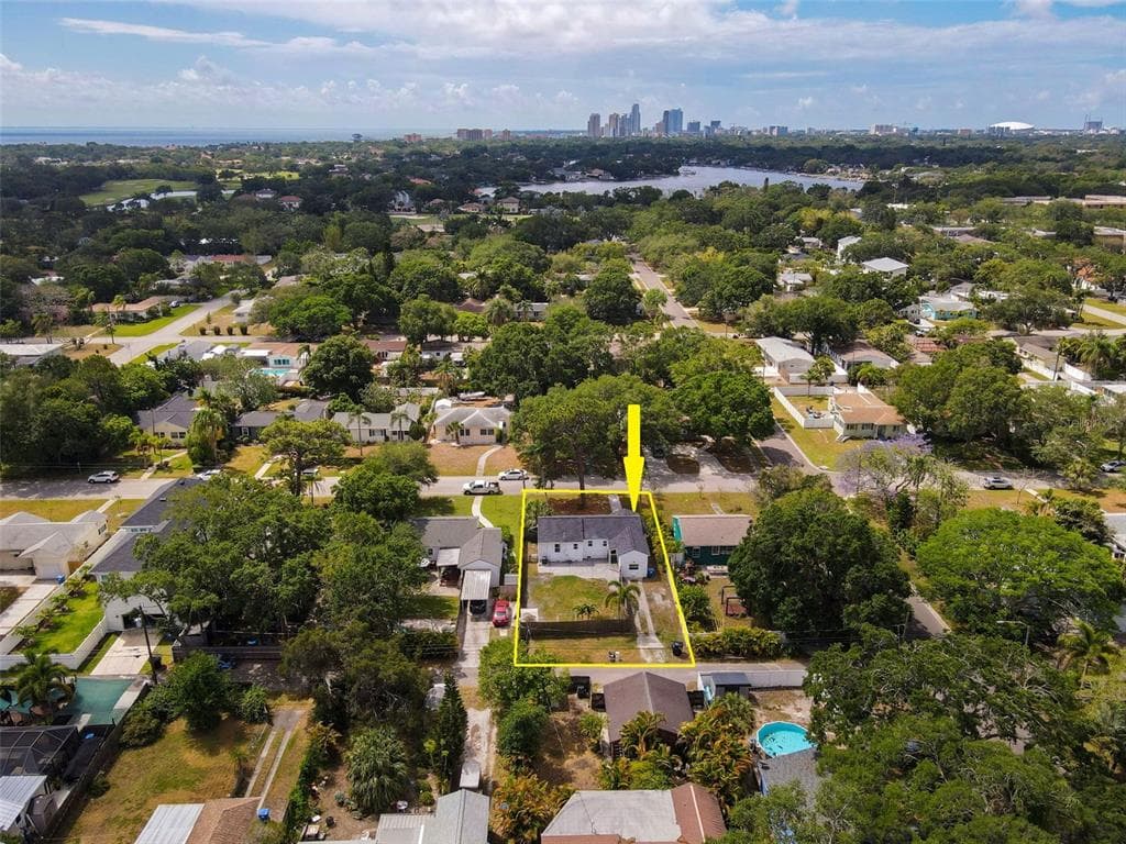 409 37TH AVENUE NE ST PETERSBURG, FL 33704