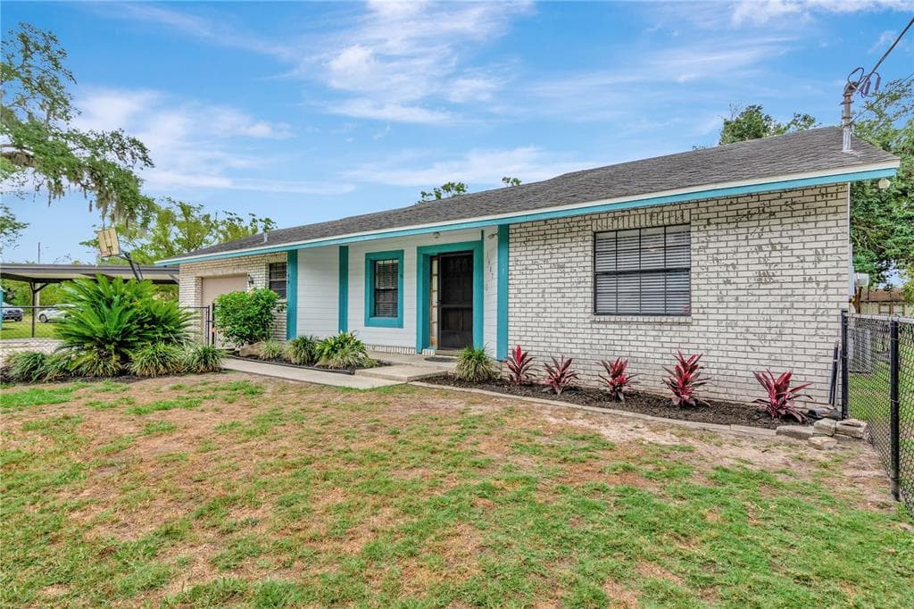 1407 E FRANCES AVENUE PLANT CITY, FL 33563