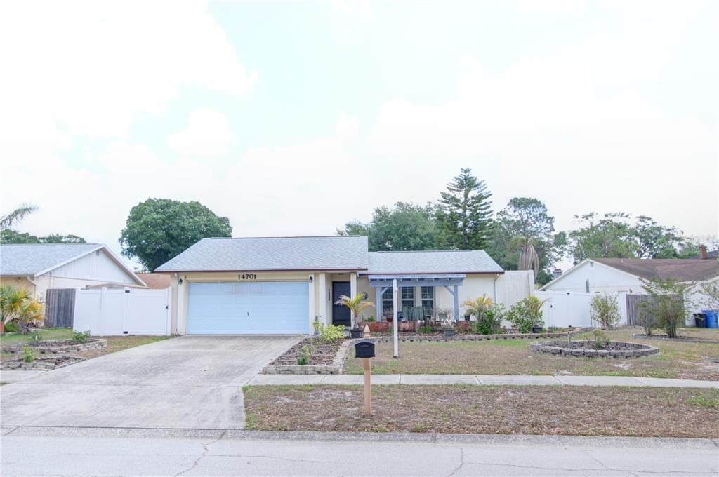 14701 PENGUIN PLACE TAMPA, FL 33625