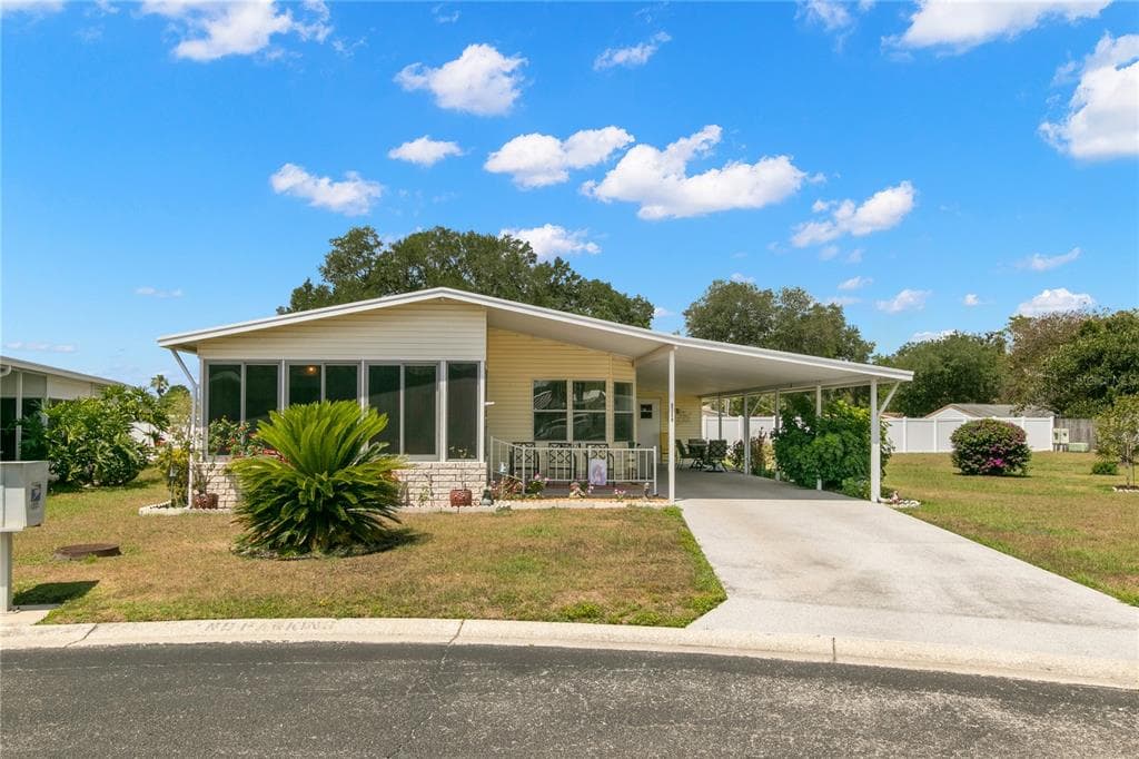 4137 JOYFUL LANE ZEPHYRHILLS, FL 33541