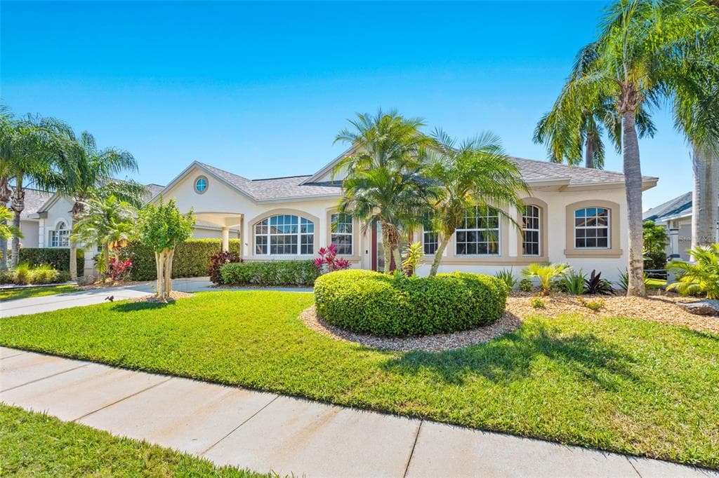 4712 HALYARD DRIVE BRADENTON, FL 34208