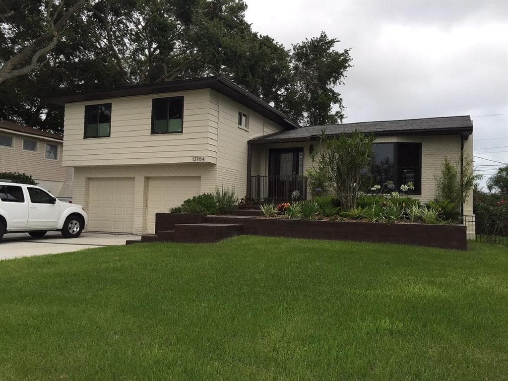 13764 86TH AVENUE SEMINOLE, FL 33776