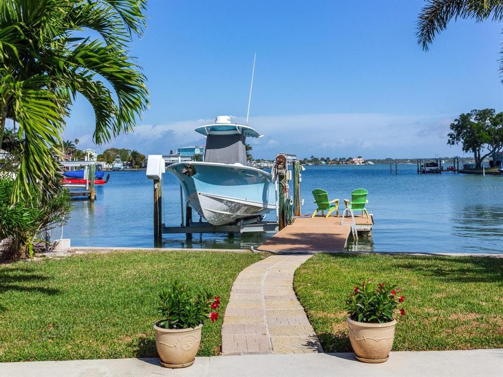 404 161ST AVENUE REDINGTON BEACH, FL 33708