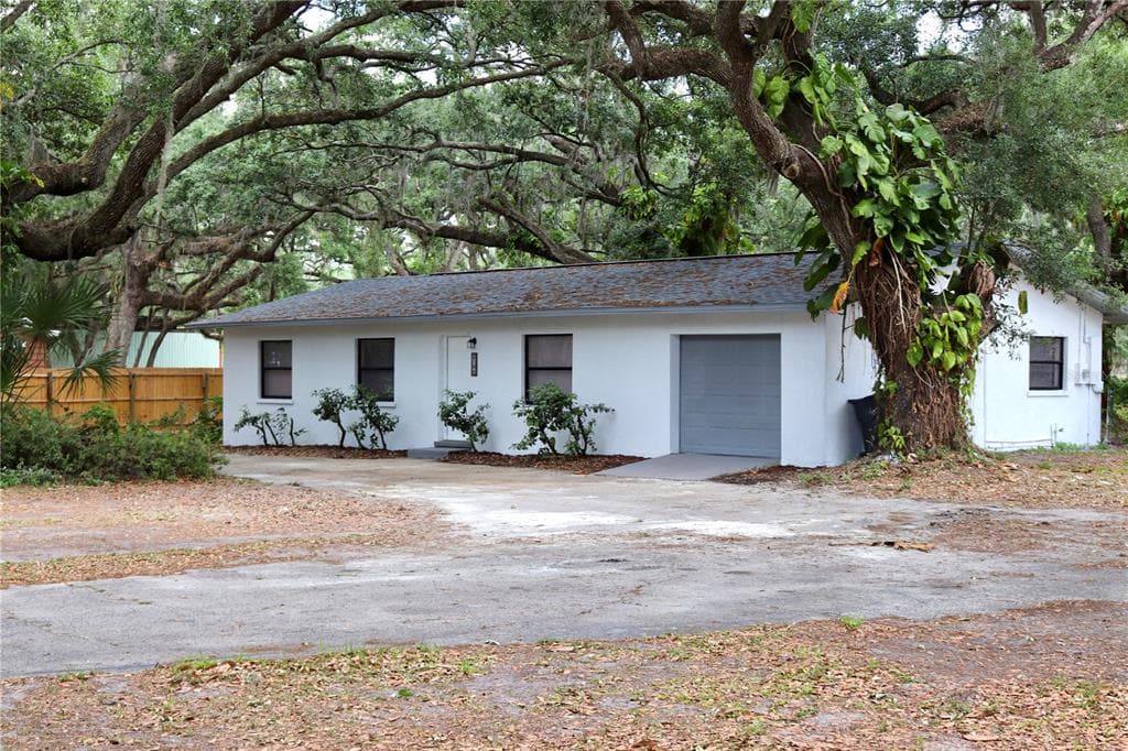 8106 TURKEY CREEK ROAD PLANT CITY, FL 33567