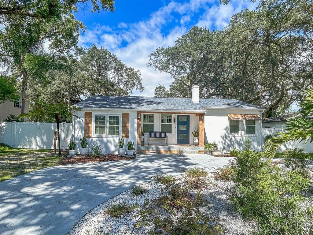 1715 W ERNA DRIVE TAMPA, FL 33603