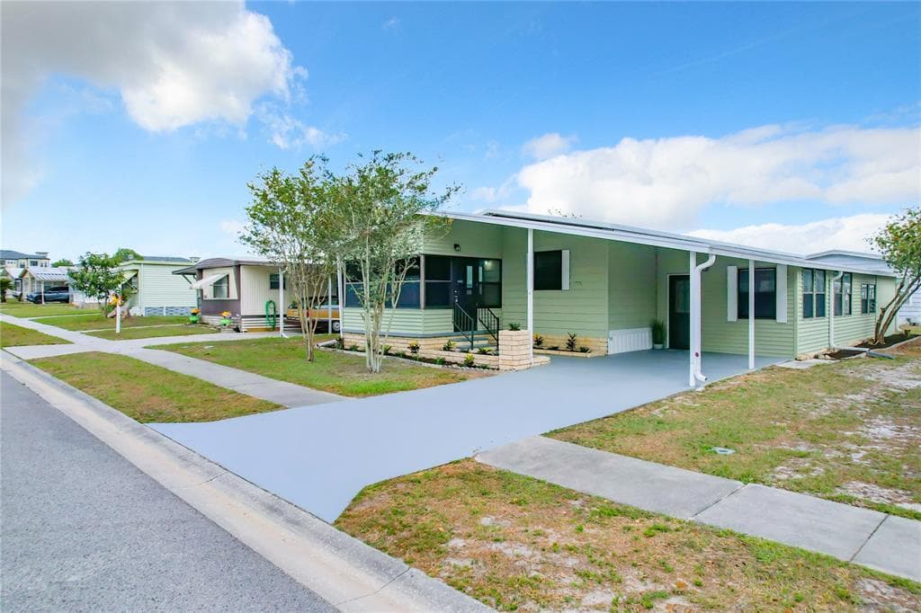 3818 SARAH DRIVE WESLEY CHAPEL, FL 33543