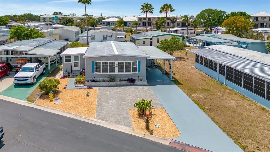 114 E SAINT LUCIA LOOP APOLLO BEACH, FL 33572