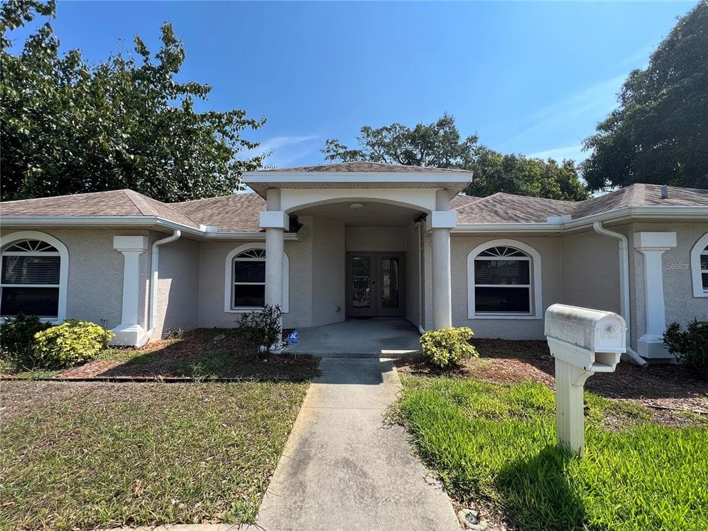 1830 SEMINOLE BOULEVARD S ST PETERSBURG, FL 33705