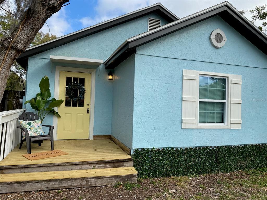 1806 E POWHATAN AVENUE TAMPA, FL 33610
