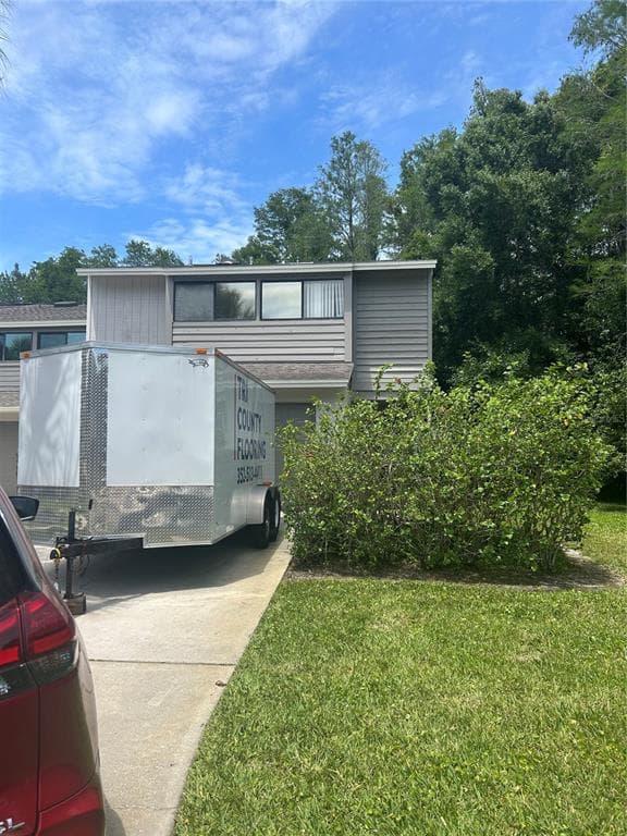 4249 GOLF CLUB LANE TAMPA, FL 33618