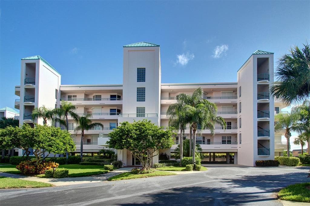 8001 SAILBOAT KEY BOULEVARD S UNIT 105 ST PETE BEACH, FL 33707