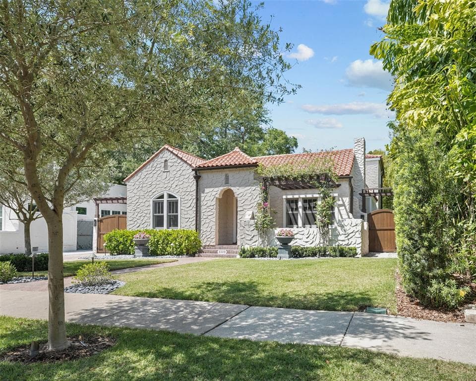 2309 W BRISTOL AVENUE TAMPA, FL 33609