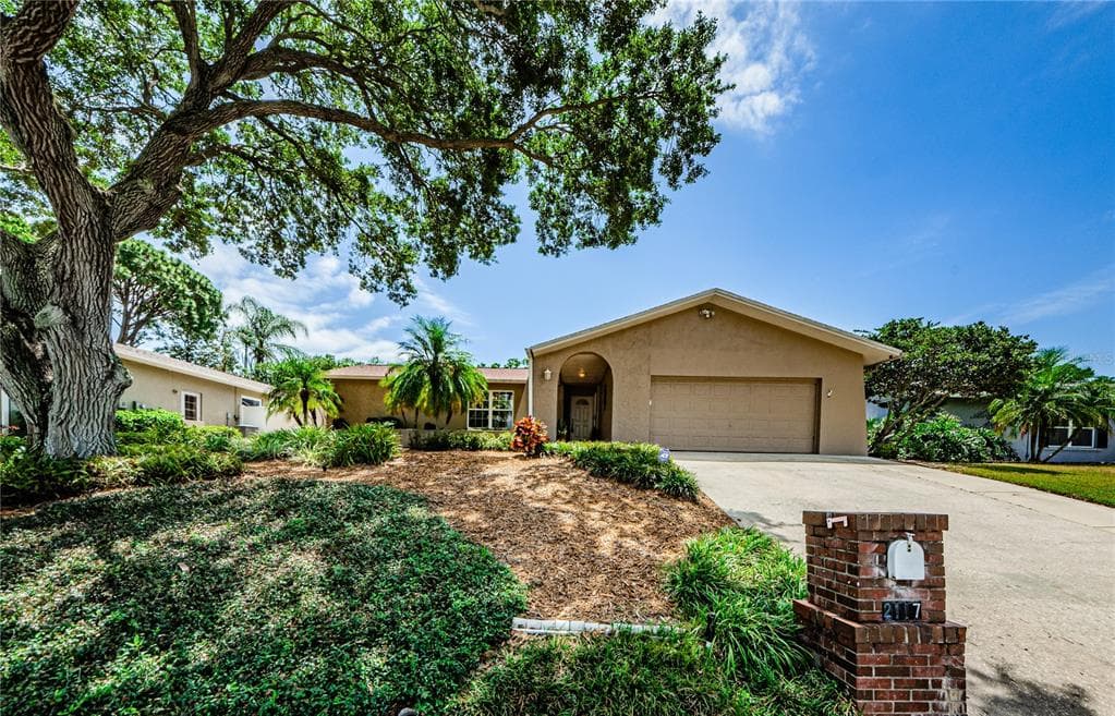 2117 SWAN LANE SAFETY HARBOR, FL 34695