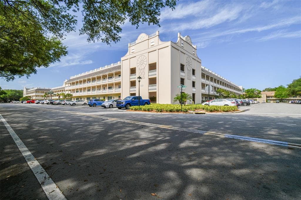 2170 AMERICUS BOULEVARD N UNIT 64 CLEARWATER, FL 33763