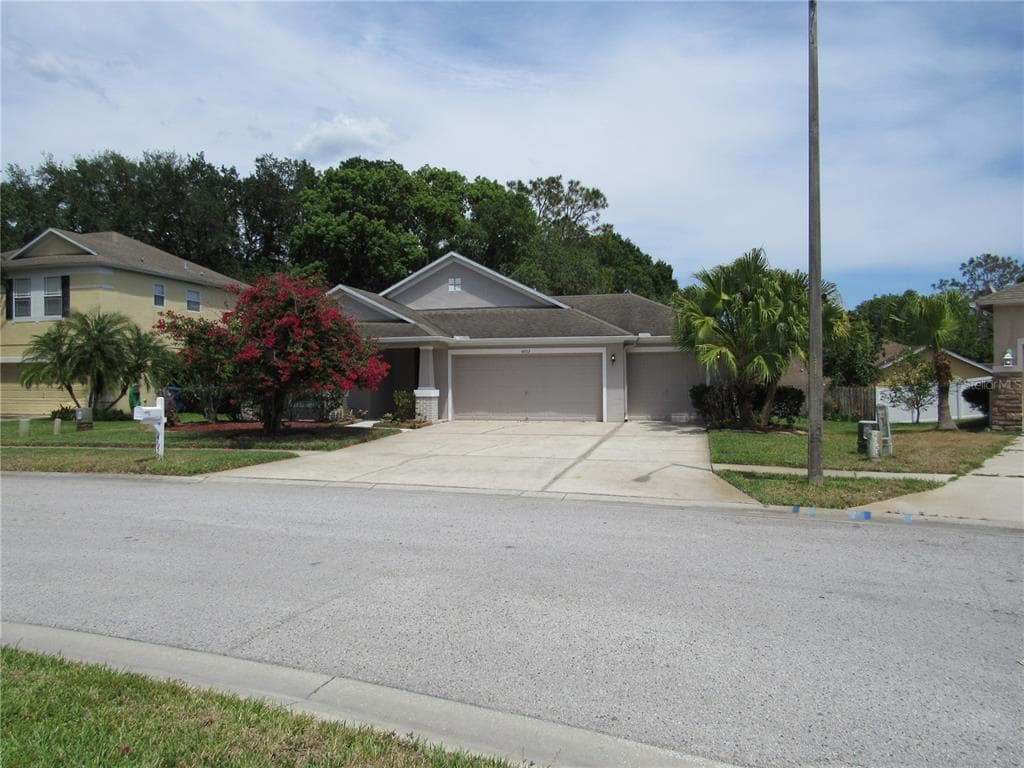 4652 BRAESGATE COURT LAND O LAKES, FL 34639
