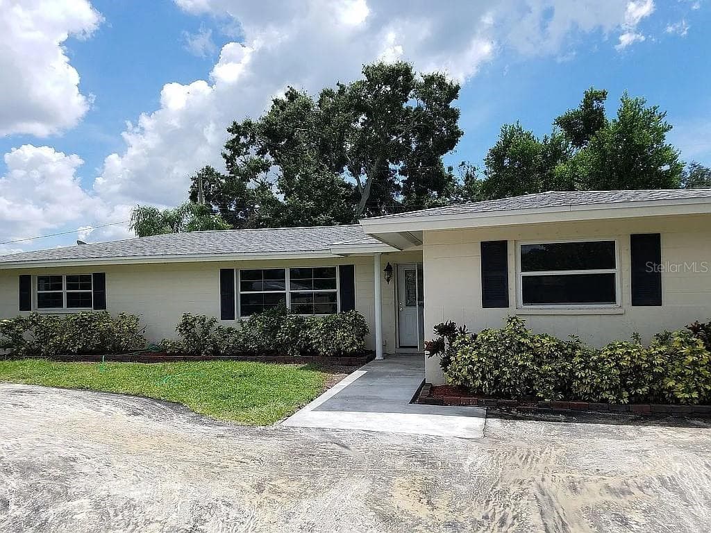 11614 82ND TERRACE SEMINOLE, FL 33772