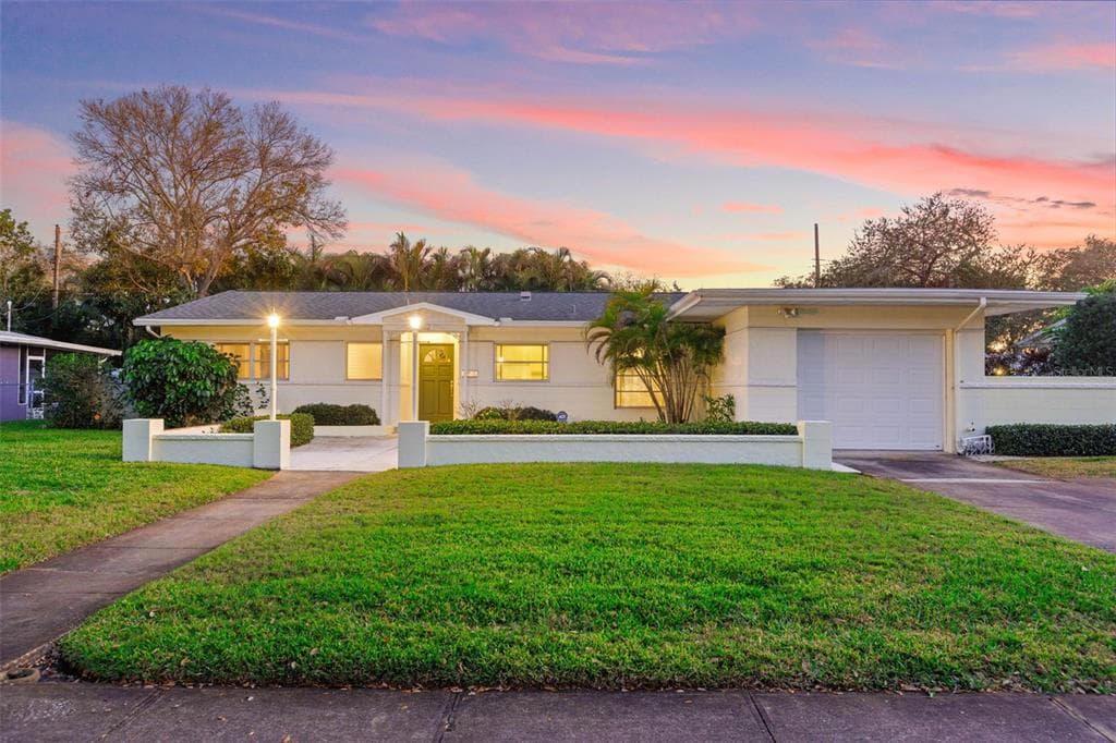322 BAYVIEW DRIVE NE ST PETERSBURG, FL 33704