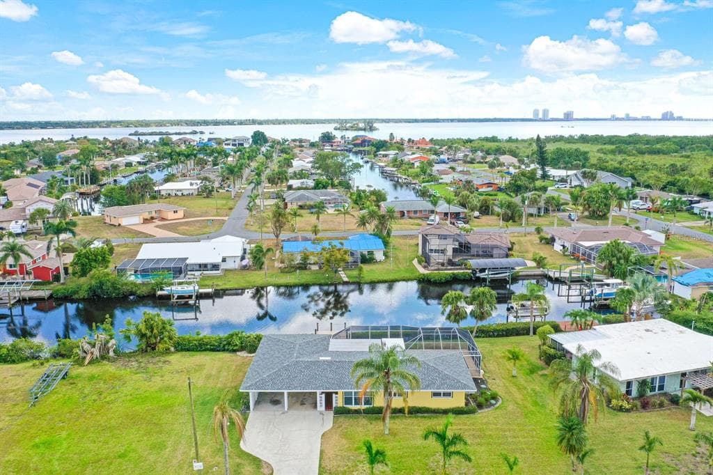 1720 CASCADE WAY NORTH FORT MYERS, FL 33917