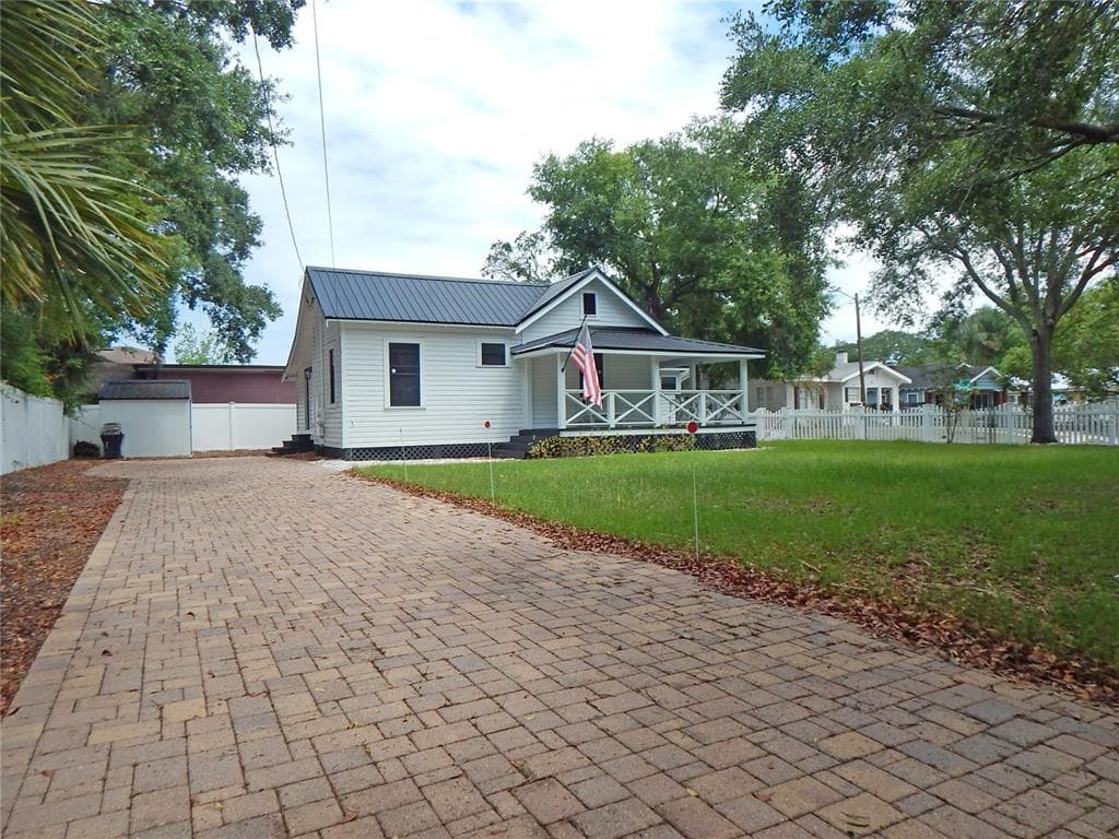 5602 N OLA AVENUE TAMPA, FL 33604
