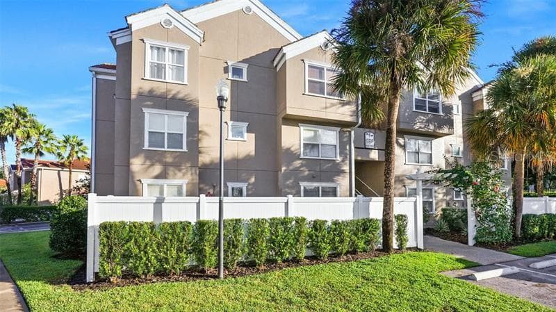 15215 AMBERLY DRIVE UNIT 1008 TAMPA, FL 33647