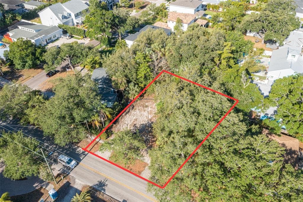 1003 S LOIS AVENUE TAMPA, FL 33629
