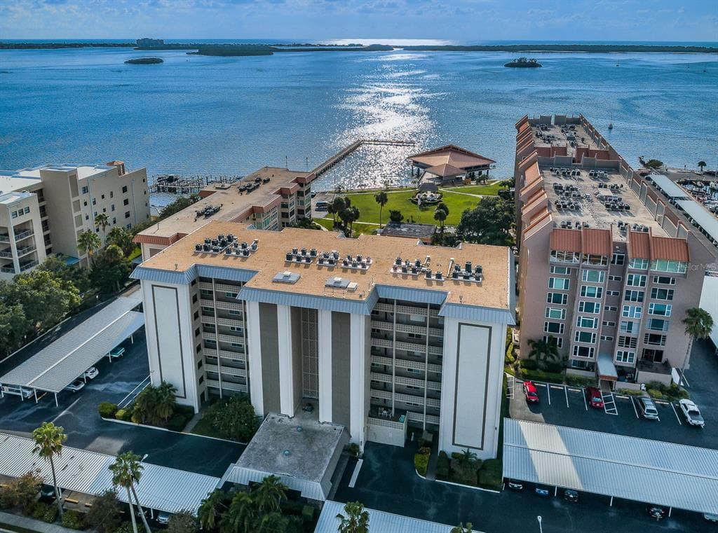 622 EDGEWATER DRIVE UNIT 822 DUNEDIN, FL 34698