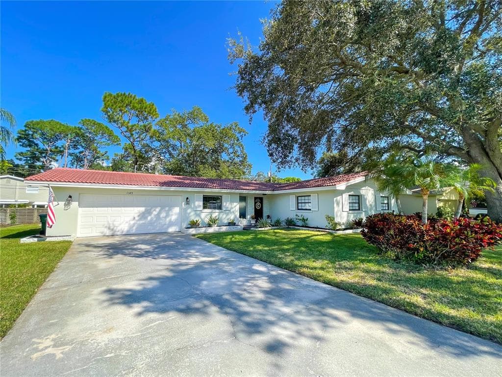 1349 VIEWTOP DRIVE CLEARWATER, FL 33764