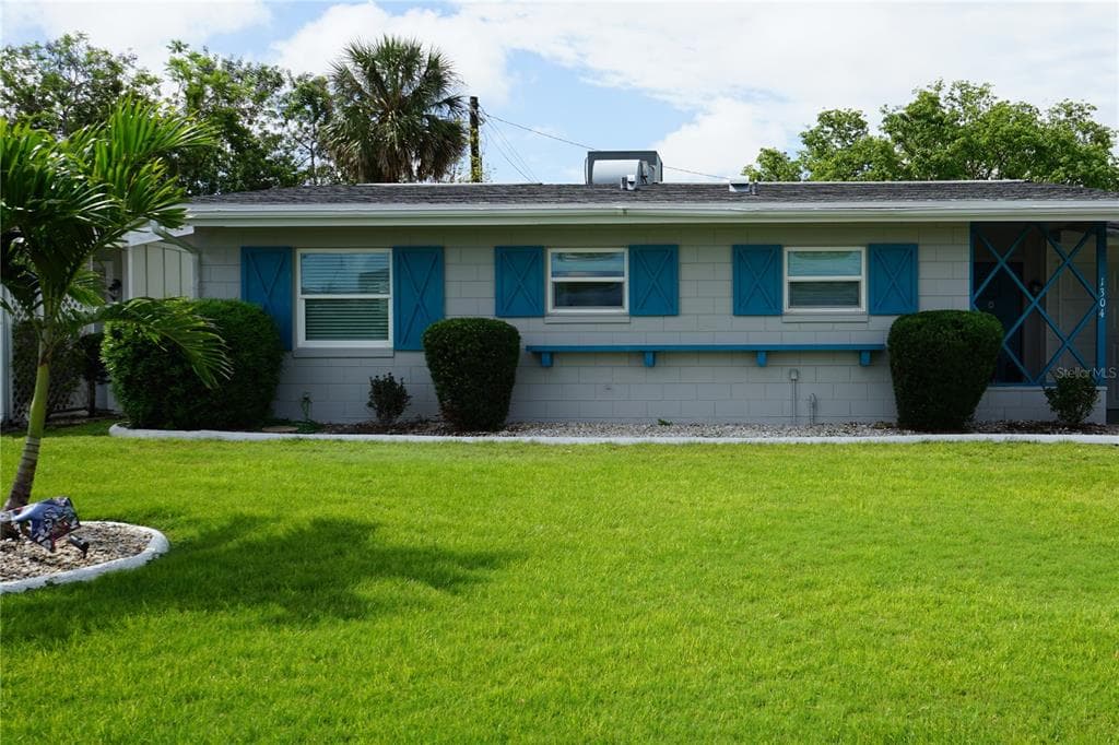 1304 BEACH BOULEVARD SUN CITY CENTER, FL 33573