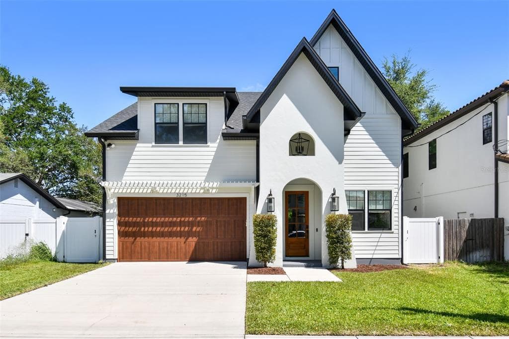 3215 W CHEROKEE AVENUE TAMPA, FL 33611
