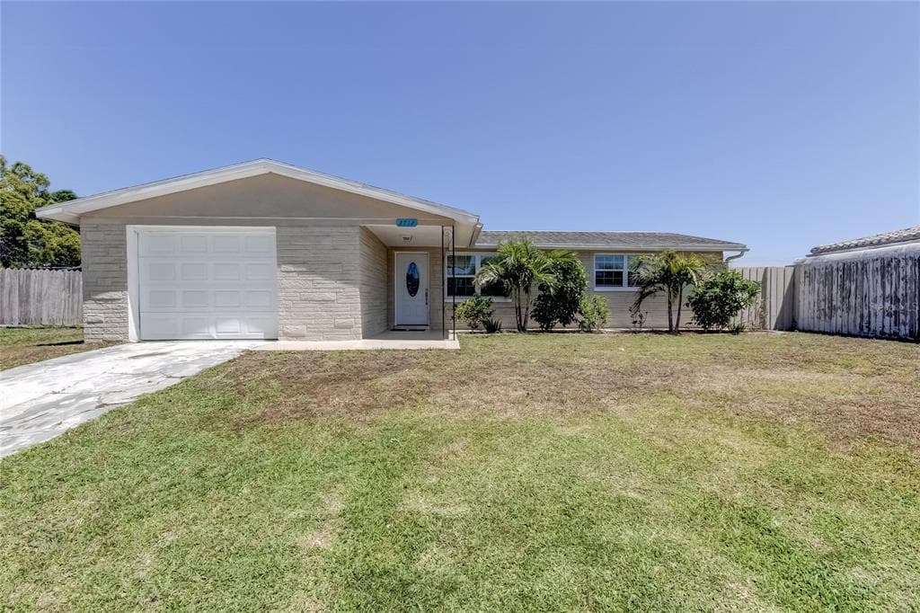 2712 GARDNER PLACE HOLIDAY, FL 34691