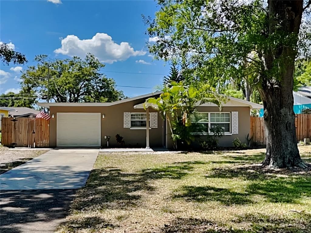 1732 N OLD COACHMAN ROAD CLEARWATER, FL 33765