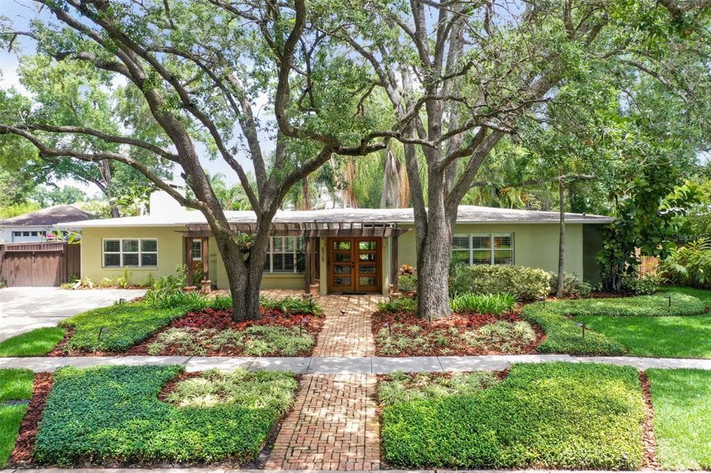 575 BOSPHOROUS AVENUE TAMPA, FL 33606