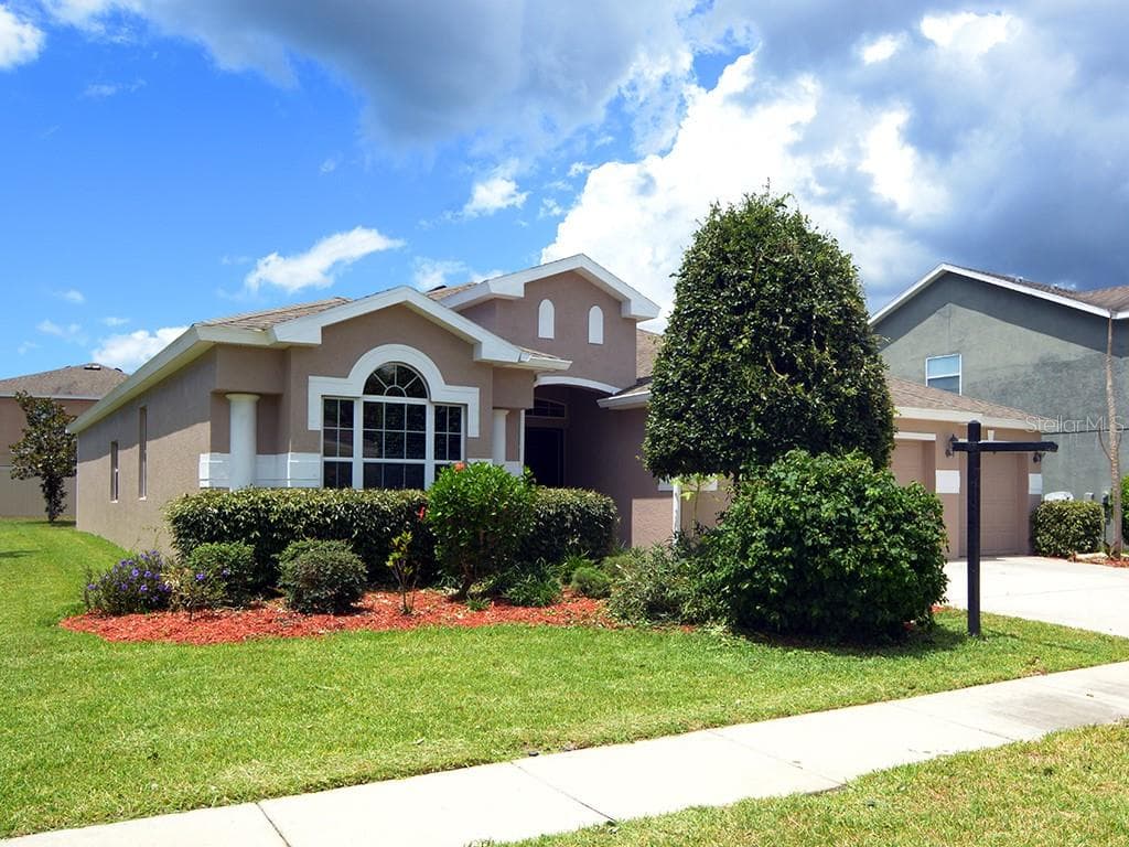 2450 TRIGGERFISH COURT