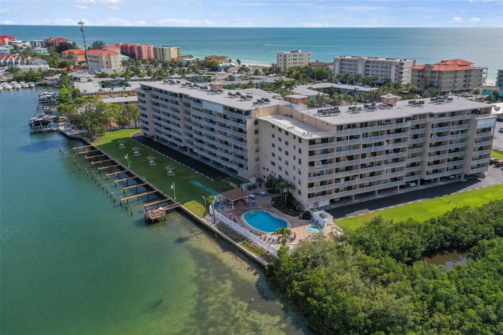 19451 GULF BOULEVARD UNIT 401 INDIAN SHORES, FL 33785